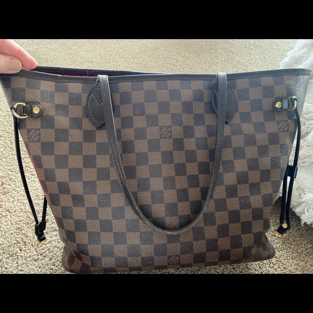 Louis Vuitton neverfull MM Damier ebene red interior sold out online